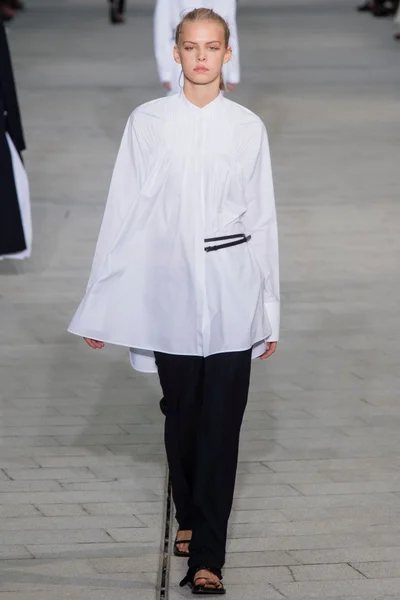 Look 7